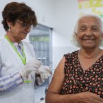 “Tomar vacina significa saúde, vida”, afirma Anita Pereira da Silva, de 87 anos, moradora da Vila Vida